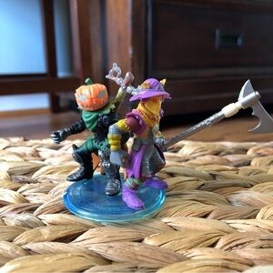 Fortnite dual pumpkin and scarecrow mini figure set